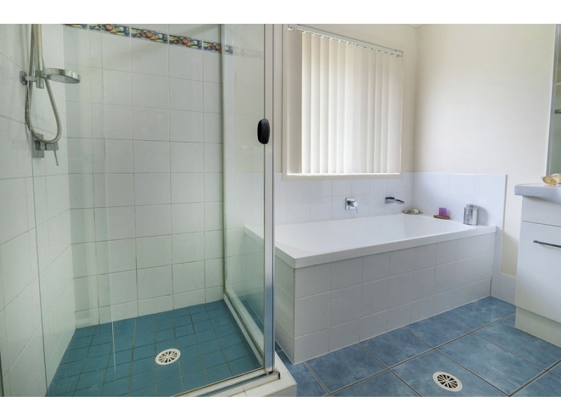 6 Truscot Court, Fernvale QLD 4306