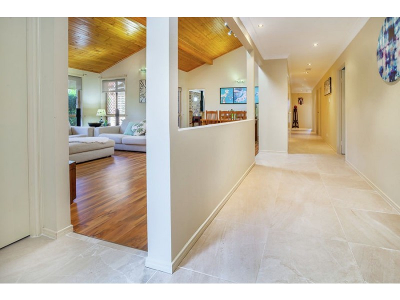 41 Glenross Drive, Pine Mountain QLD 4306