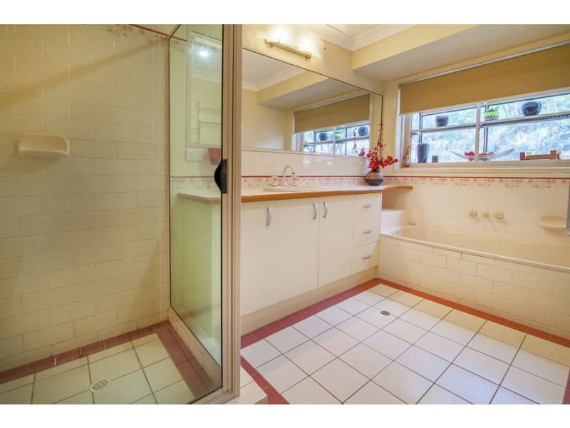 41 Glenross Drive, Pine Mountain QLD 4306