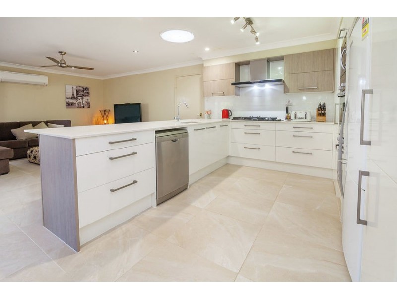 41 Glenross Drive, Pine Mountain QLD 4306