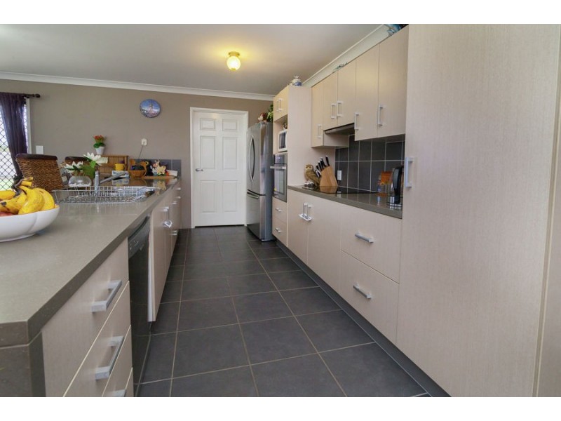 3 Jimba Road, Lockyer Waters QLD 4311