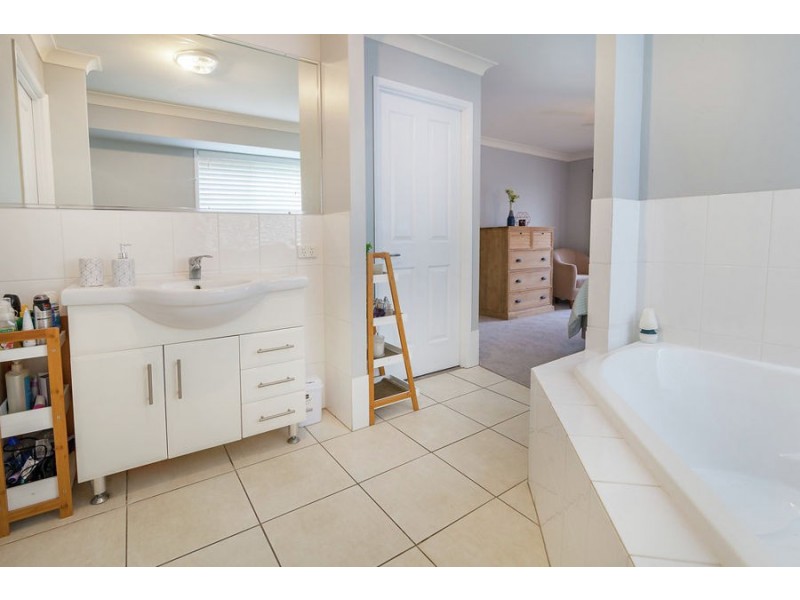 16 Oprah Court, Brassall QLD 4305