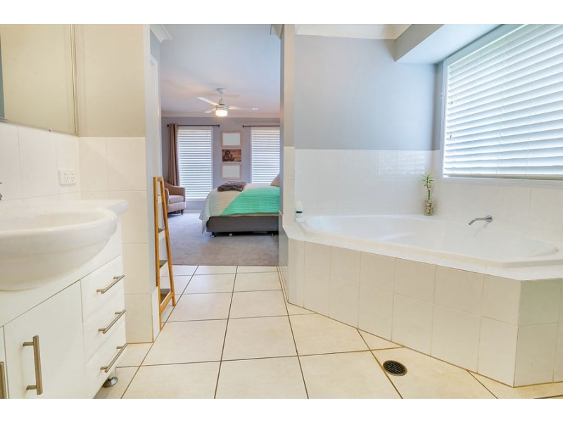 16 Oprah Court, Brassall QLD 4305