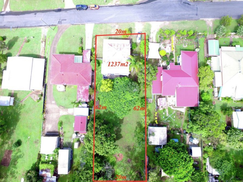 15 Alice Street, Blackstone QLD 4304