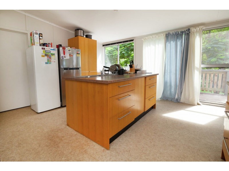 15 Alice Street, Blackstone QLD 4304