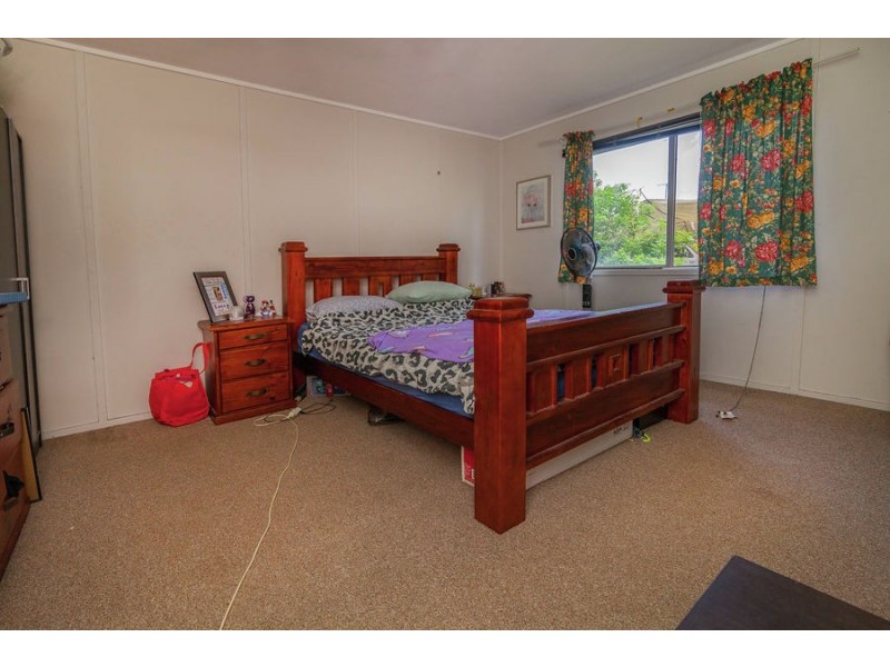 15 Alice Street, Blackstone QLD 4304