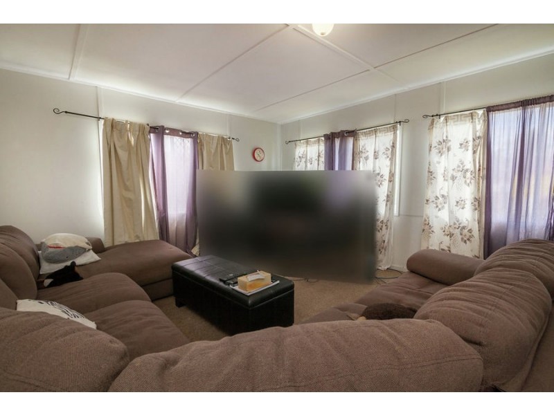 15 Alice Street, Blackstone QLD 4304