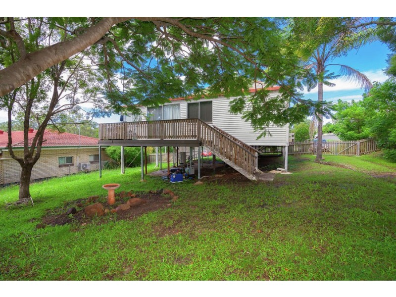 15 Alice Street, Blackstone QLD 4304