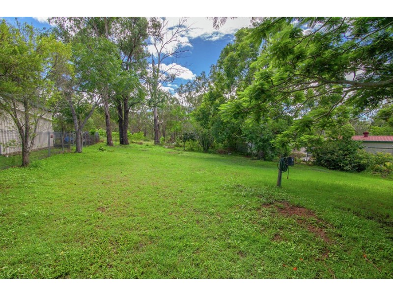 15 Alice Street, Blackstone QLD 4304