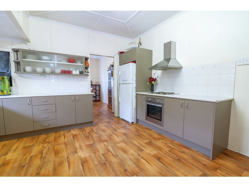 1 Bottomley Street, Brassall QLD 4305
