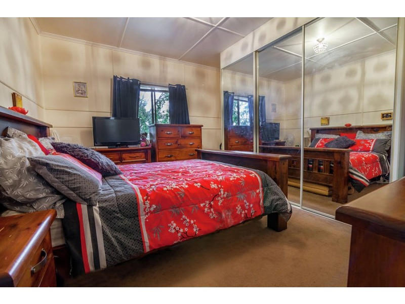 1 Bottomley Street, Brassall QLD 4305