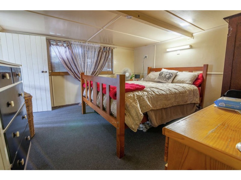 1 Bottomley Street, Brassall QLD 4305