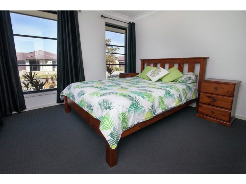 35 Dalray Drive, Raceview QLD 4305