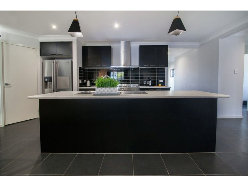 35 Dalray Drive, Raceview QLD 4305