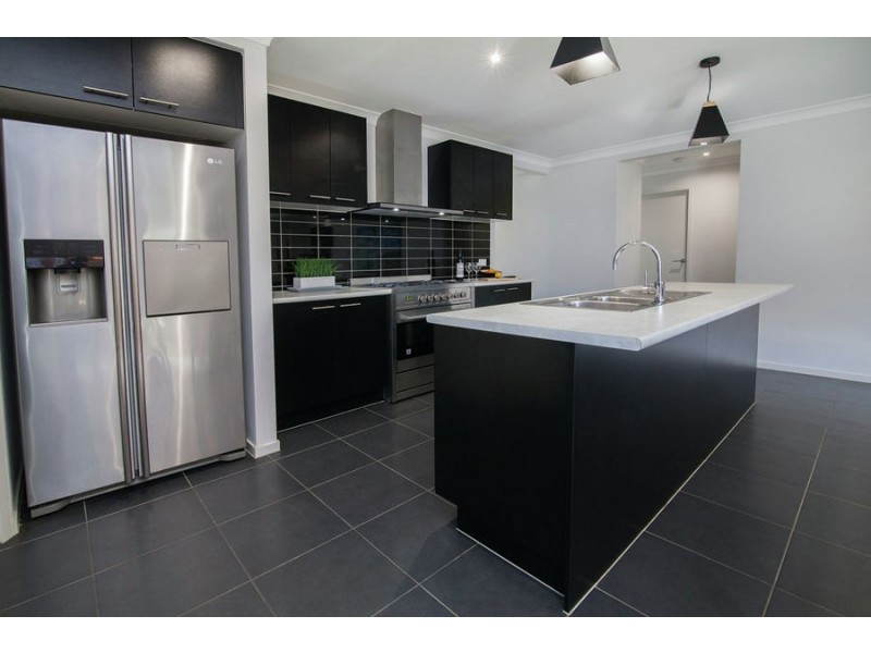 35 Dalray Drive, Raceview QLD 4305