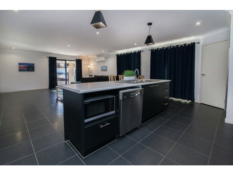 35 Dalray Drive, Raceview QLD 4305