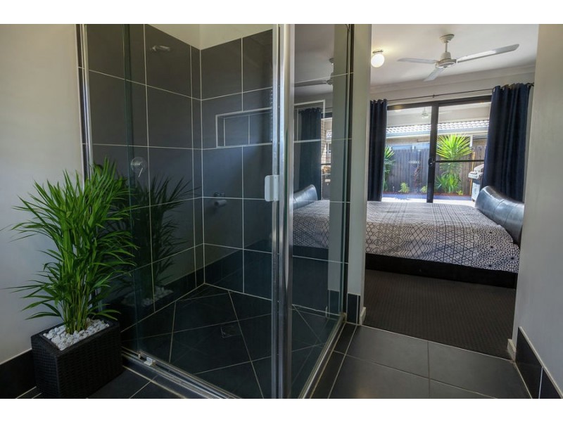 35 Dalray Drive, Raceview QLD 4305