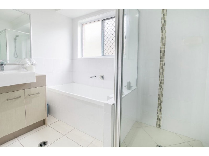 95 Girraween Drive, Springfield Lakes QLD 4300