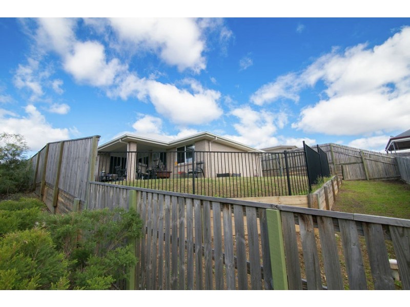 95 Girraween Drive, Springfield Lakes QLD 4300