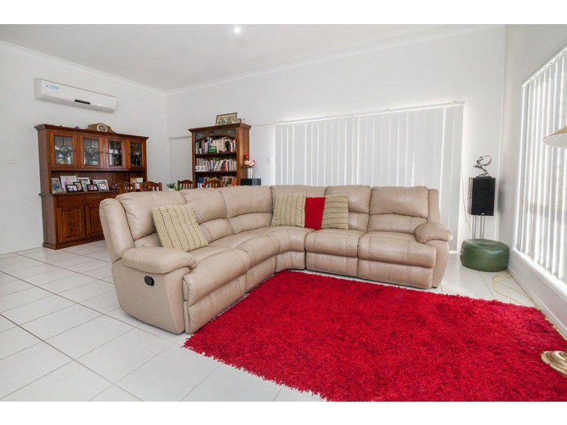 6 Dior Place, Wulkuraka QLD 4305