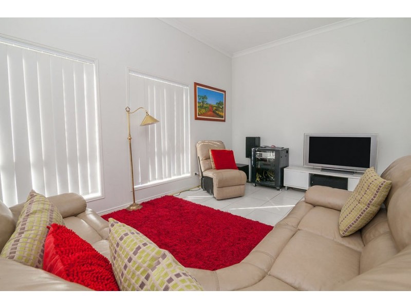 6 Dior Place, Wulkuraka QLD 4305