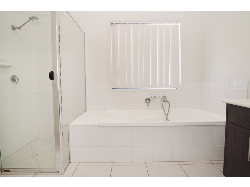 6 Dior Place, Wulkuraka QLD 4305