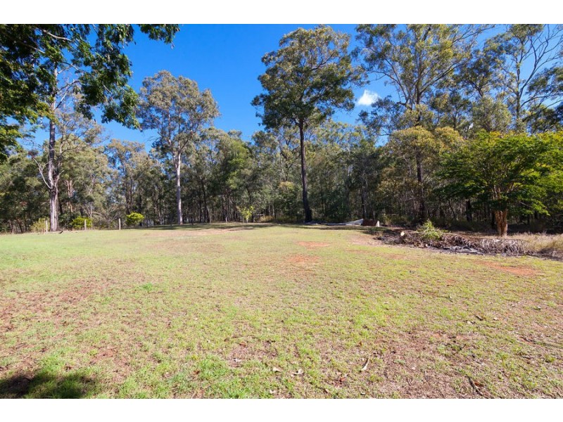 98-104 Velvet Street, Pine Mountain QLD 4306