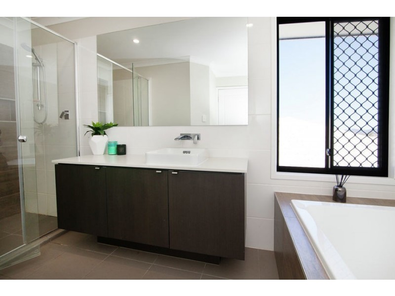 22 Waterfern Way, Ripley QLD 4306