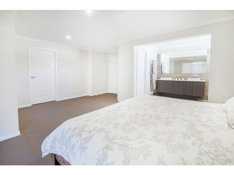 22 Waterfern Way, Ripley QLD 4306