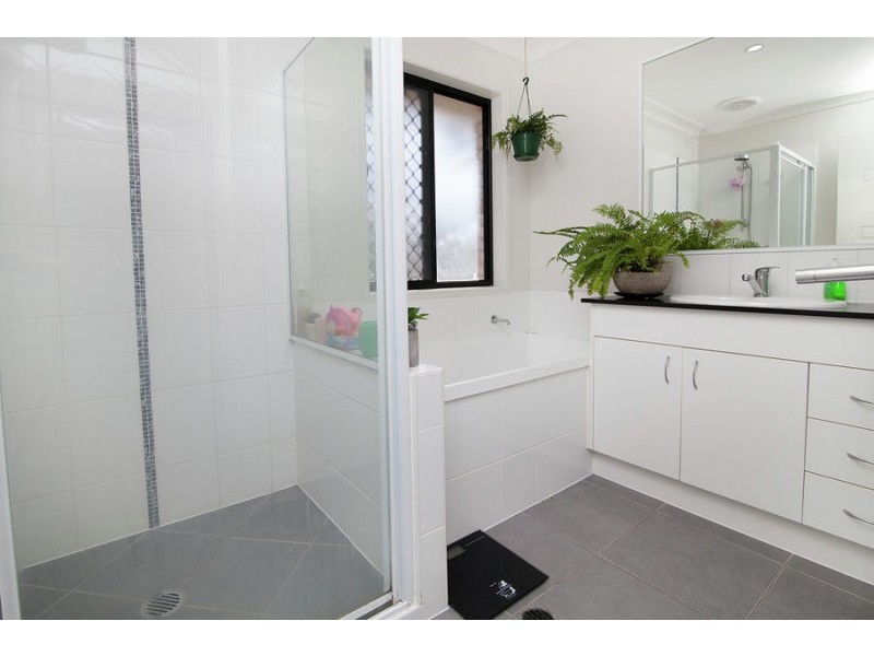 24 Atlantic Drive, Brassall QLD 4305