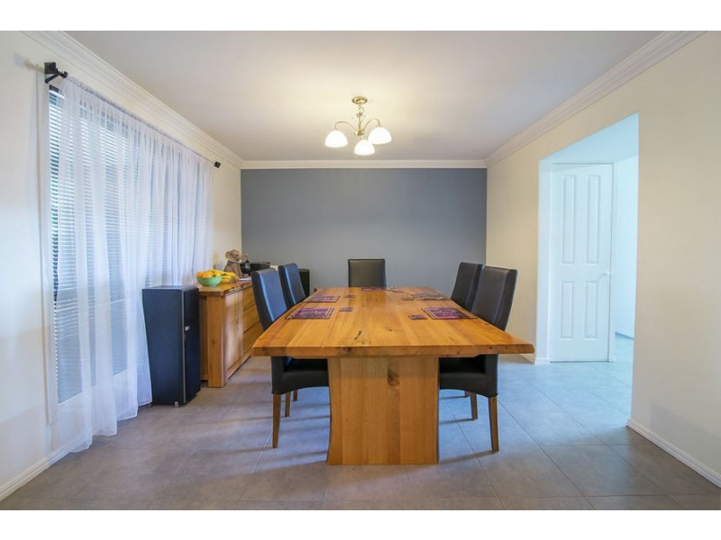 28 Hall Street, Yamanto QLD 4305