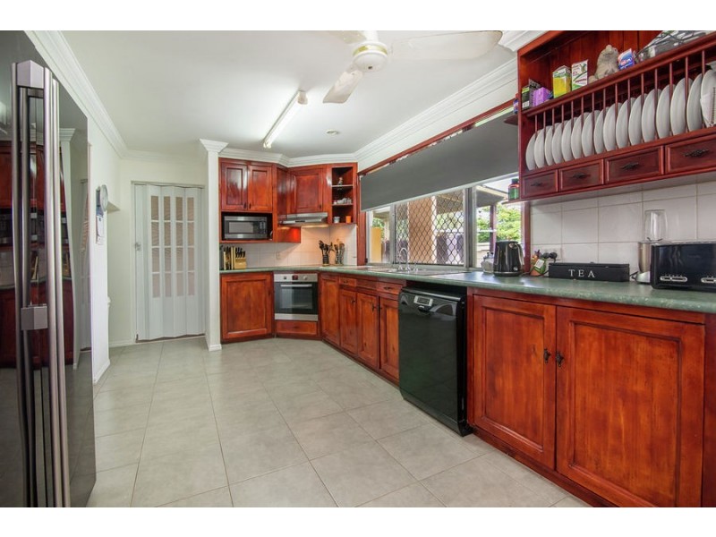 28 Hall Street, Yamanto QLD 4305