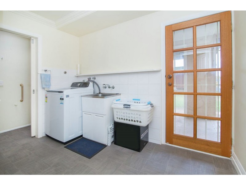 28 Hall Street, Yamanto QLD 4305