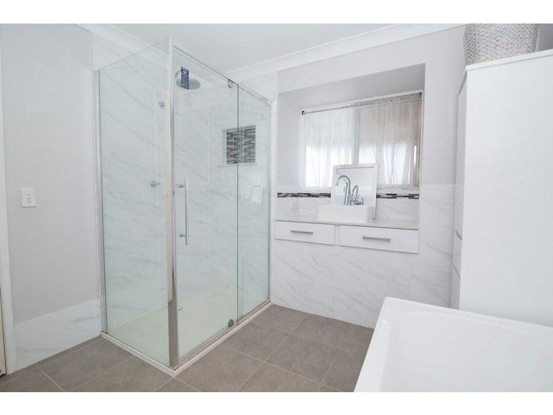 28 Hall Street, Yamanto QLD 4305