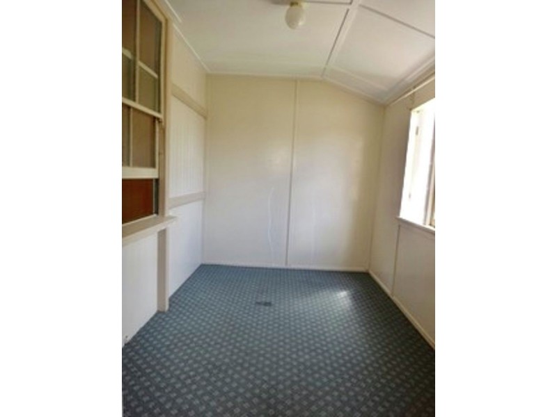 3 Simpson Street, North Ipswich QLD 4305