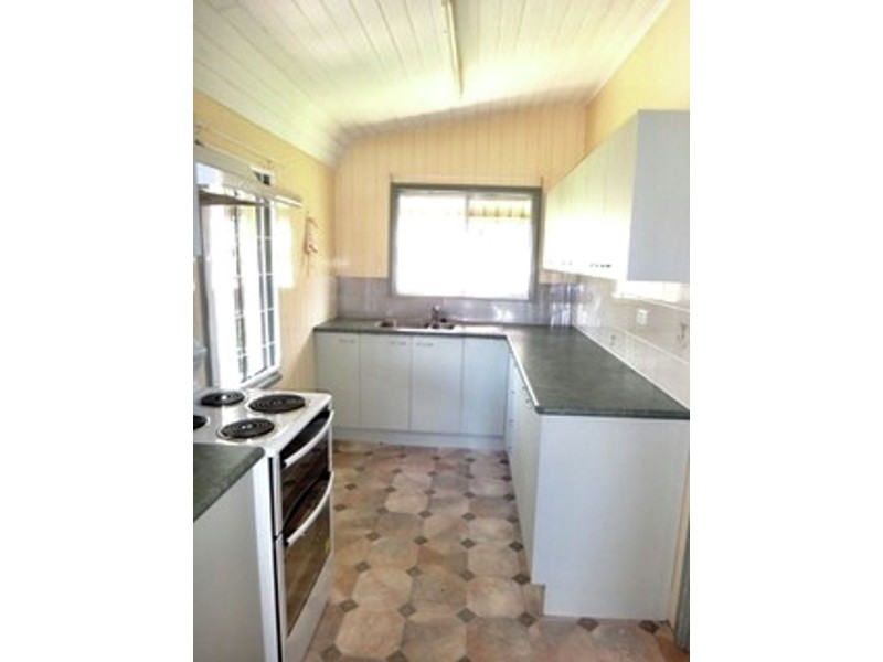 3 Simpson Street, North Ipswich QLD 4305