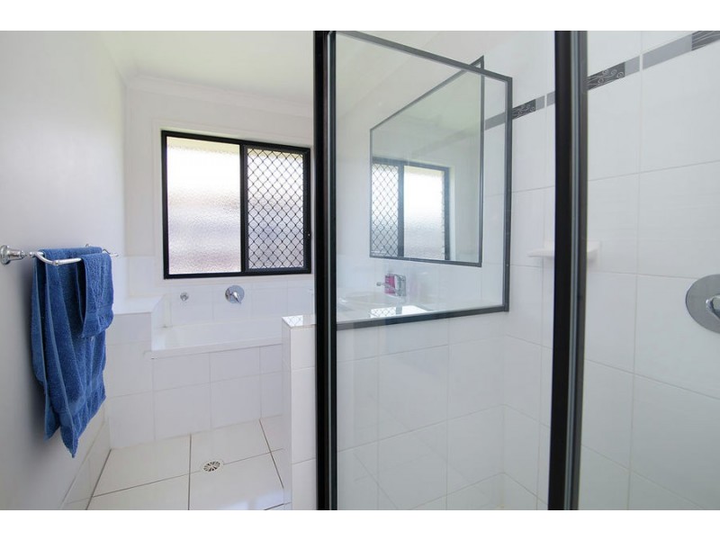11 Pencarrow Crescent, Raceview QLD 4305