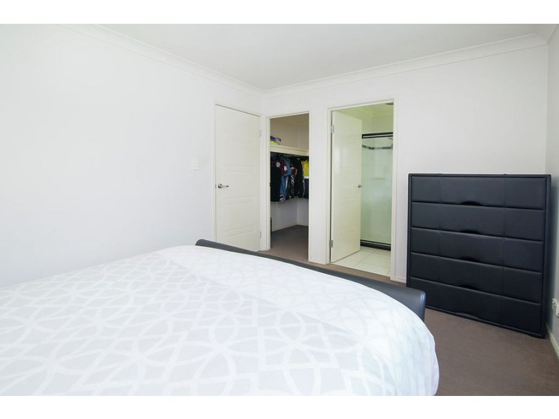 11 Pencarrow Crescent, Raceview QLD 4305