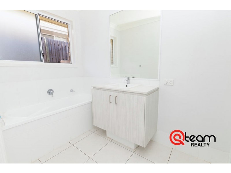 4 Brightwood Place, Fernvale QLD 4306