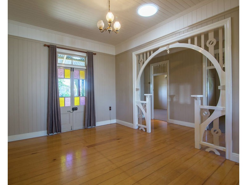 146 Blackstone Road, Silkstone QLD 4304