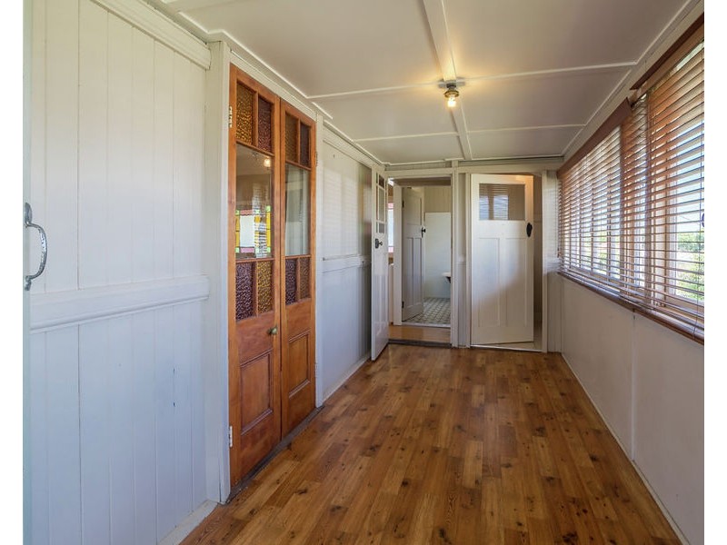 146 Blackstone Road, Silkstone QLD 4304