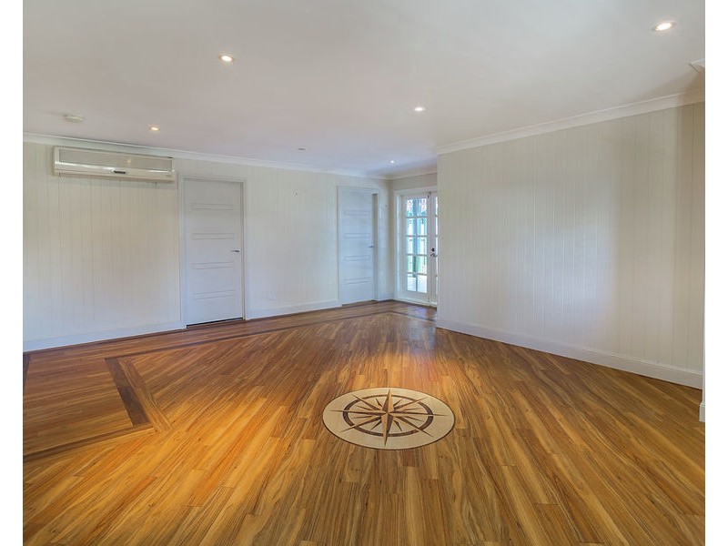 146 Blackstone Road, Silkstone QLD 4304