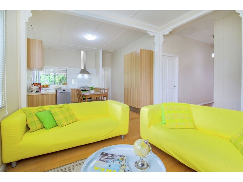 28 Woodford Street, One Mile QLD 4305