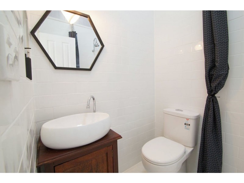 28 Woodford Street, One Mile QLD 4305