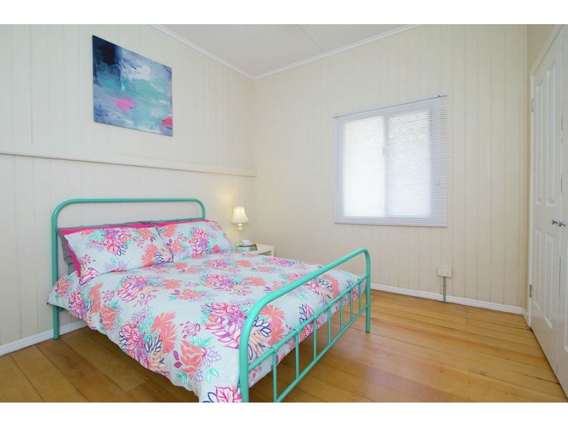 28 Woodford Street, One Mile QLD 4305