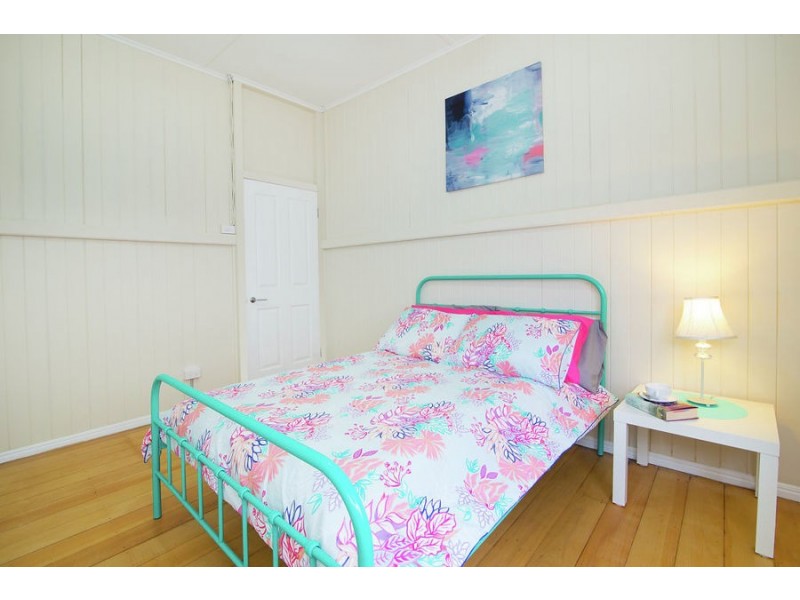 28 Woodford Street, One Mile QLD 4305