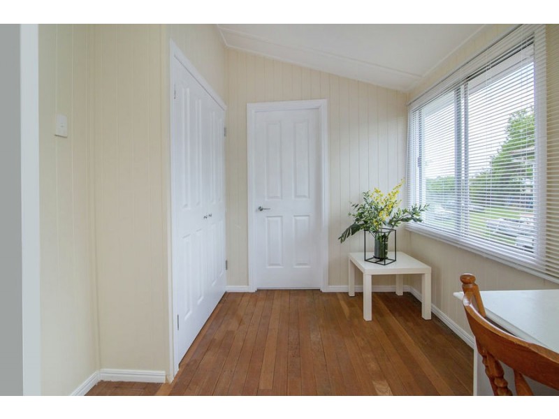 28 Woodford Street, One Mile QLD 4305