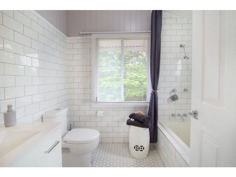 28 Woodford Street, One Mile QLD 4305