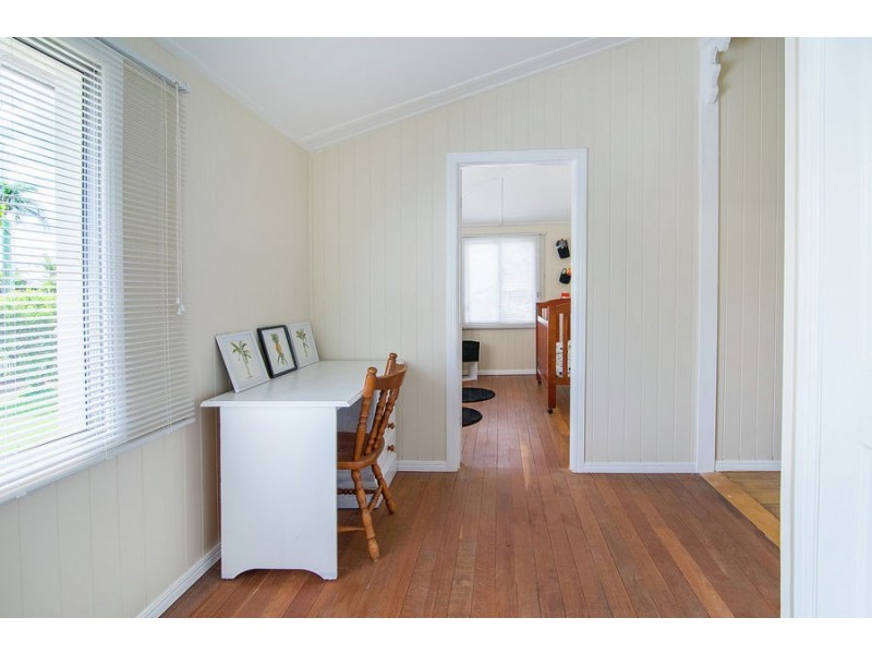 28 Woodford Street, One Mile QLD 4305