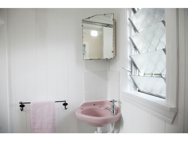 28 Woodford Street, One Mile QLD 4305